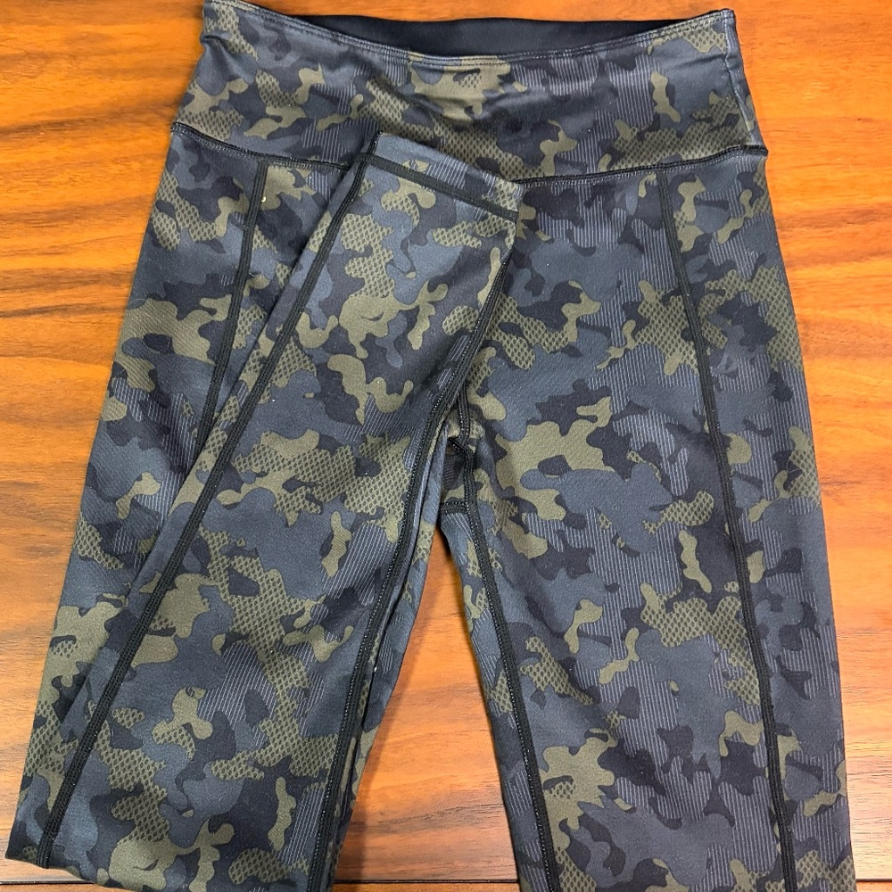 Sweaty Betty Power Workout Leggings in Army Camouflage Green and Black | Size XS